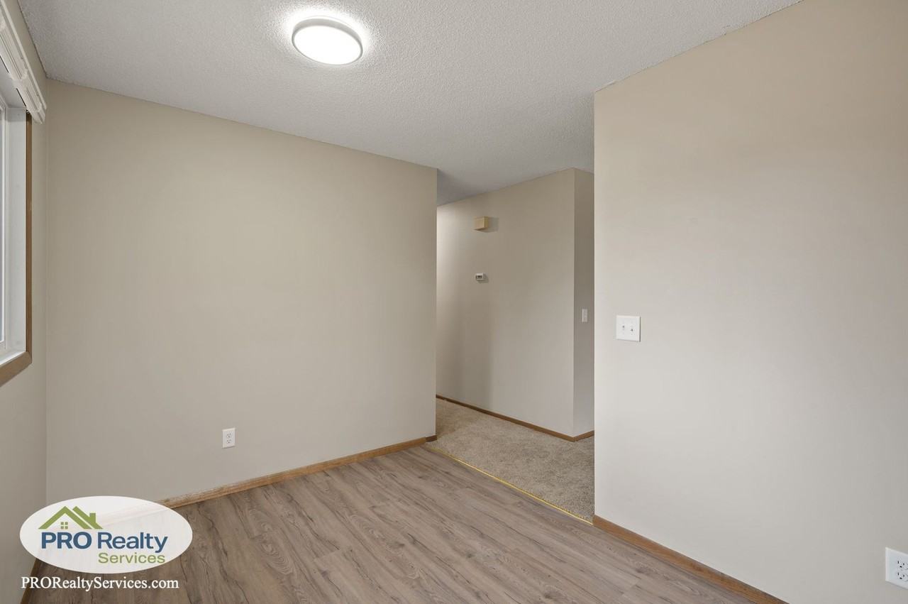 23345 Yucca St Nw - Photo 6 of 24