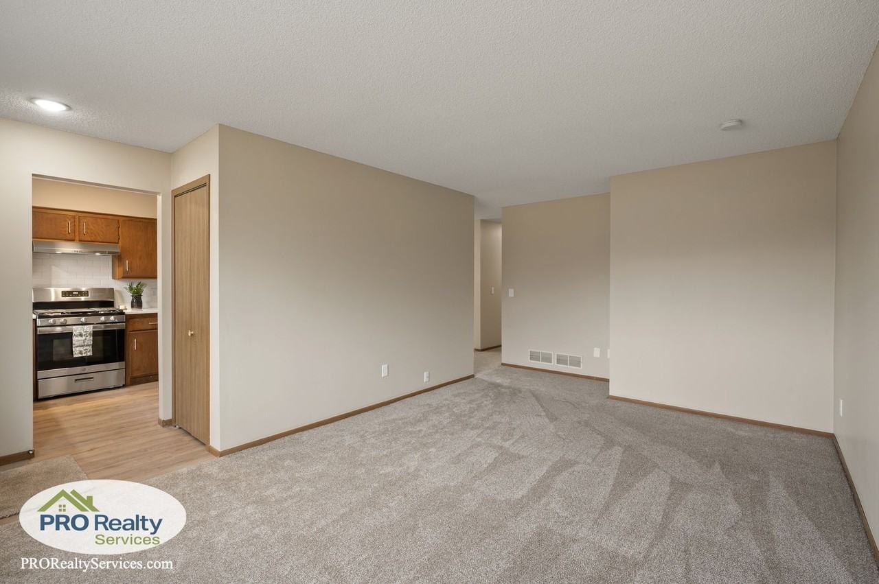 23345 Yucca St Nw - Photo 7 of 24