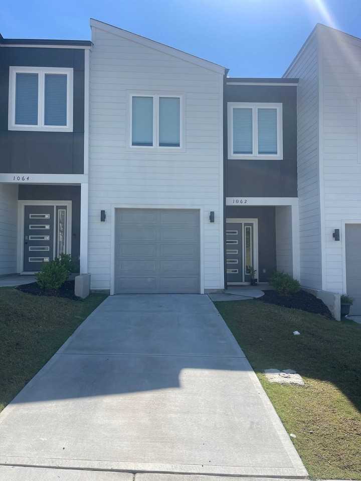 1062 Merlot Hills Ln - Photo 3 of 27