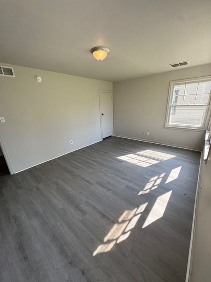 3111 Pennsylvania St - Photo 2 of 7