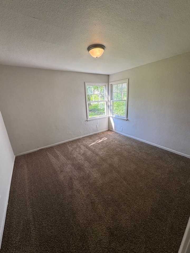 3111 Pennsylvania St - Photo 4 of 7