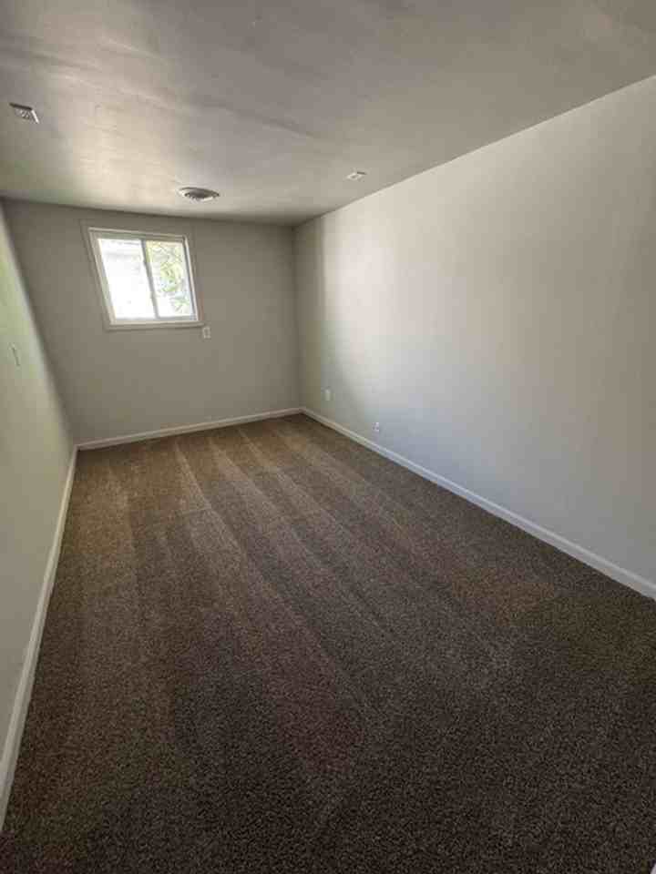 3111 Pennsylvania St - Photo 6 of 7