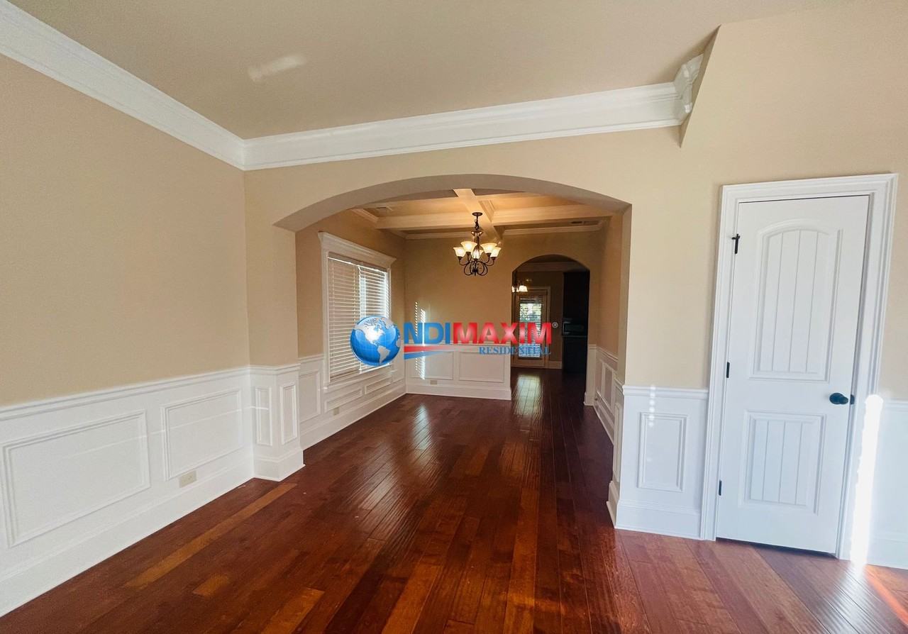 690 Summerstone Ln - Photo 3 of 22