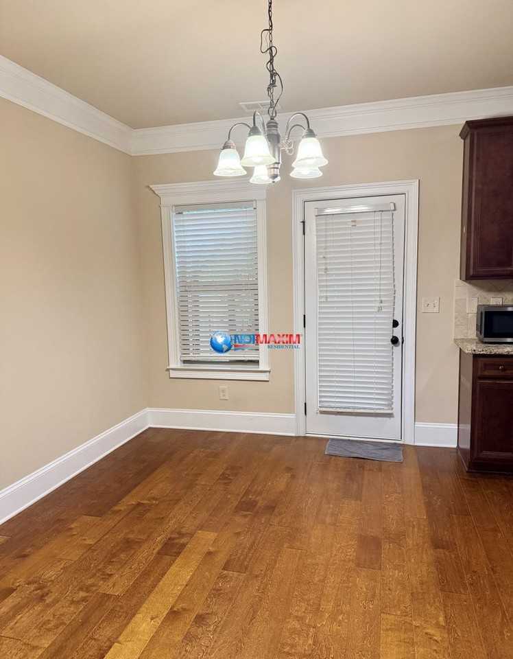 690 Summerstone Ln - Photo 5 of 22