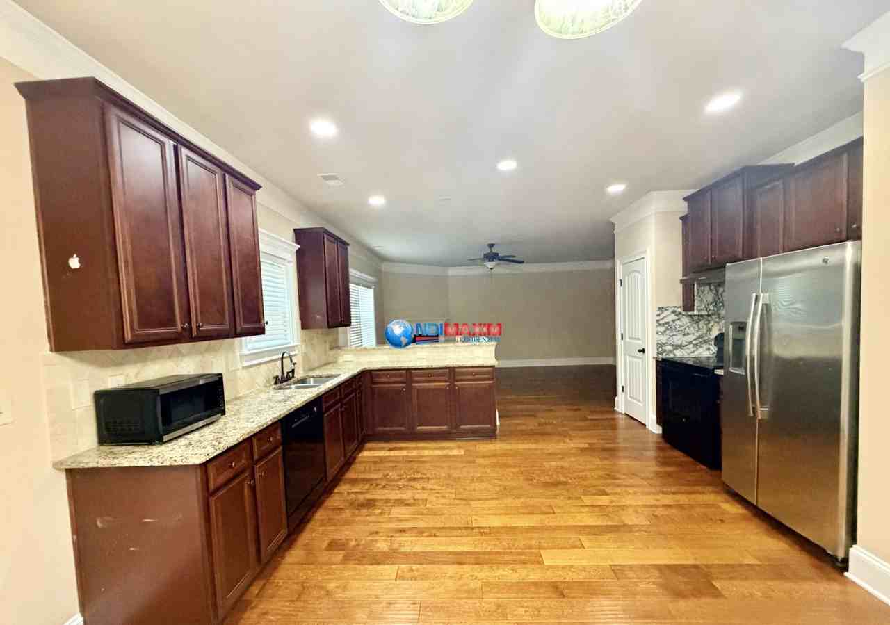 690 Summerstone Ln - Photo 7 of 22