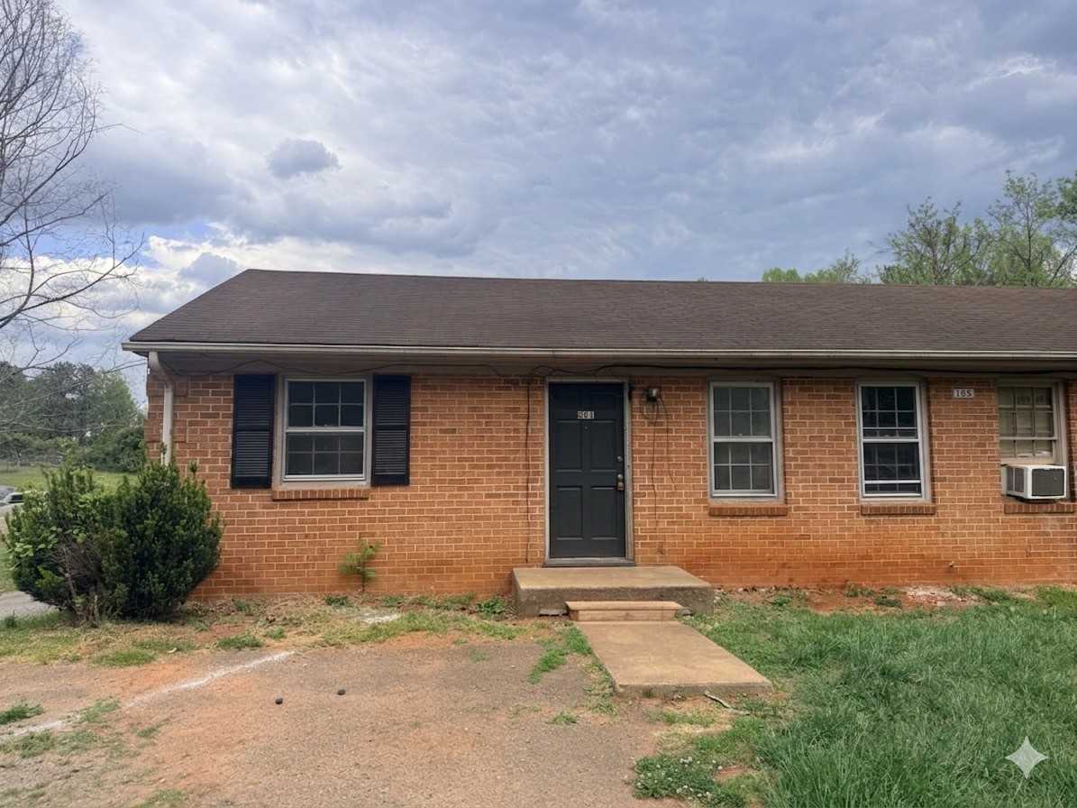 185 Loch Ln - Photo 2 of 20