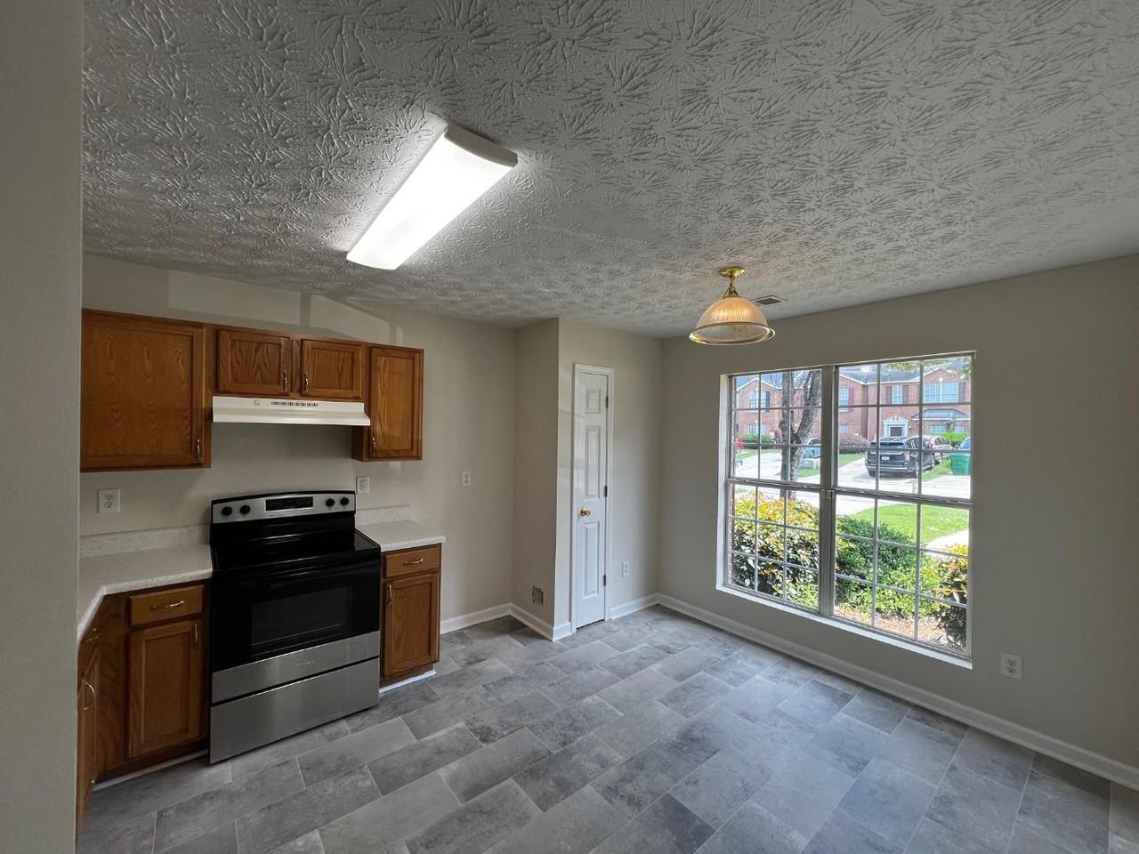 3153 Kingswood Gln - Photo 4 of 20