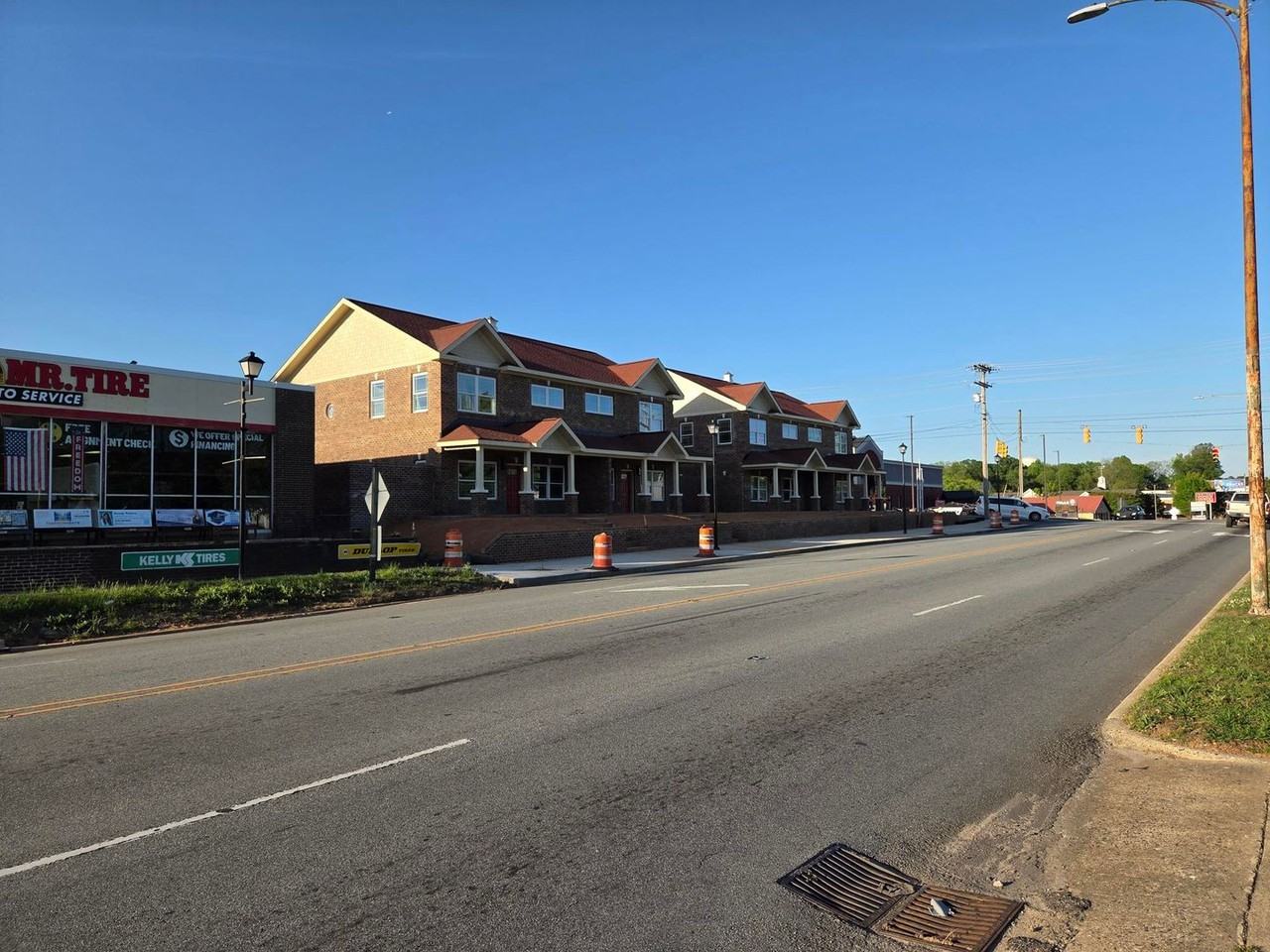 627 E Main St - Photo 2 of 2