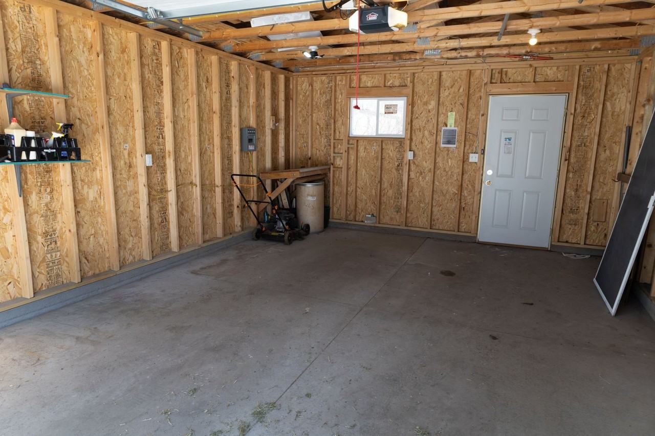 1133 Columbia St - Photo 2 of 17