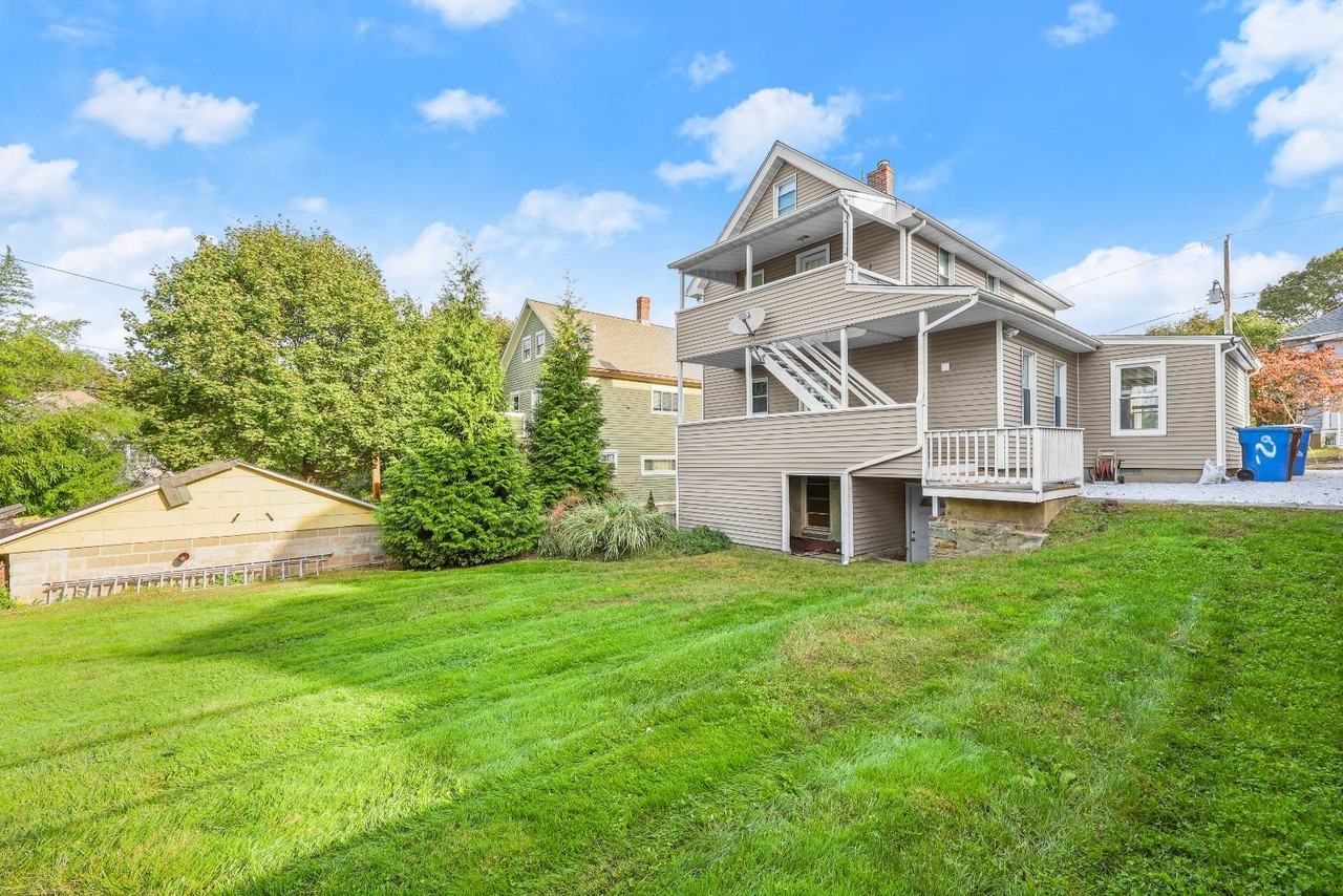 106 Division Ave - Photo 3 of 5