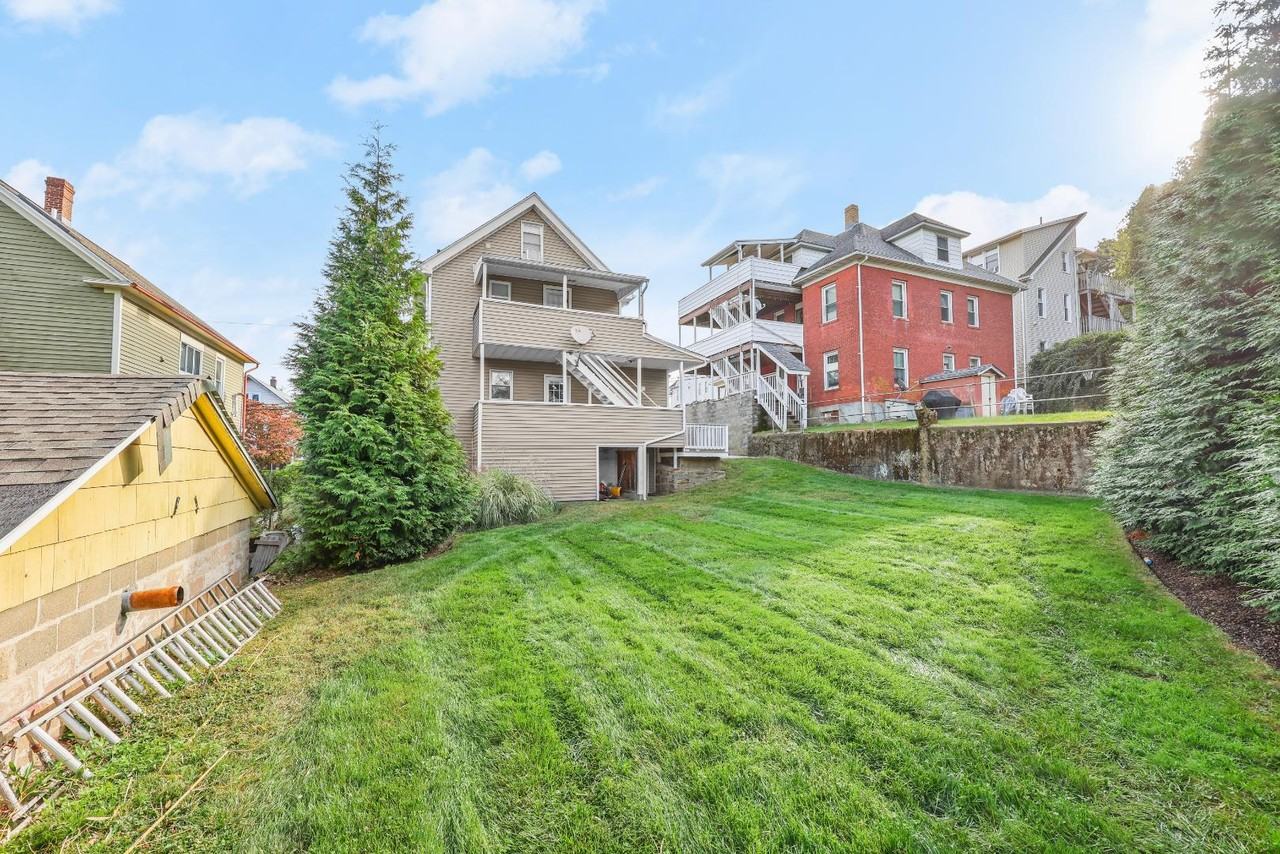 106 Division Ave - Photo 4 of 5