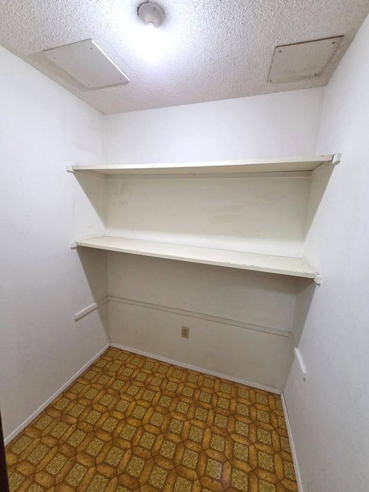 Gateway Apartments - Photo 5 of 10