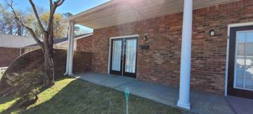 featured image of 609 S Lake Dr