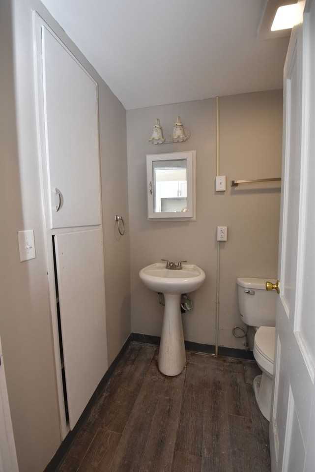 434 W Lawrence St - Photo 7 of 13