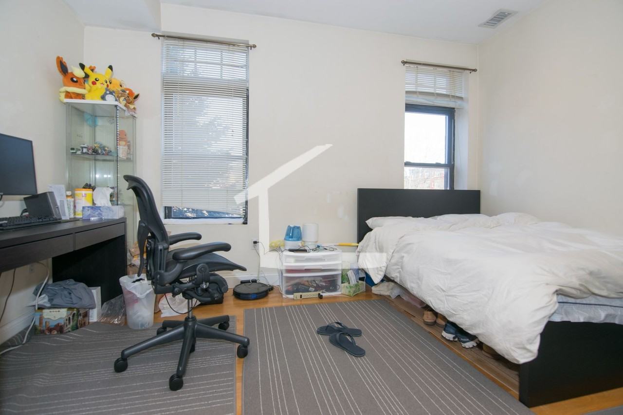 1801B Beacon St - Photo 4 of 6