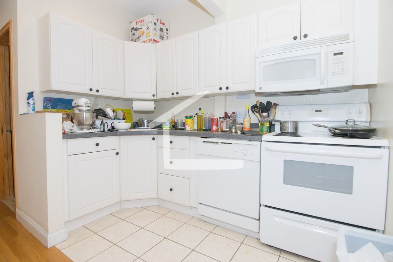 1801B Beacon St - Photo 5 of 6