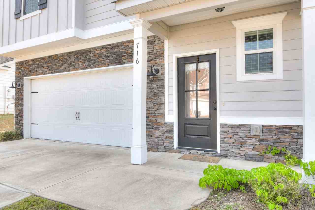 716 Navan Ln - Photo 4 of 32