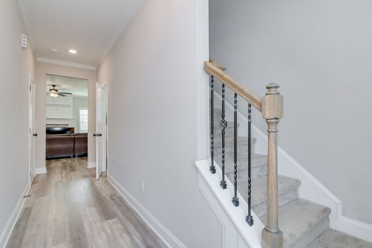 716 Navan Ln - Photo 6 of 32