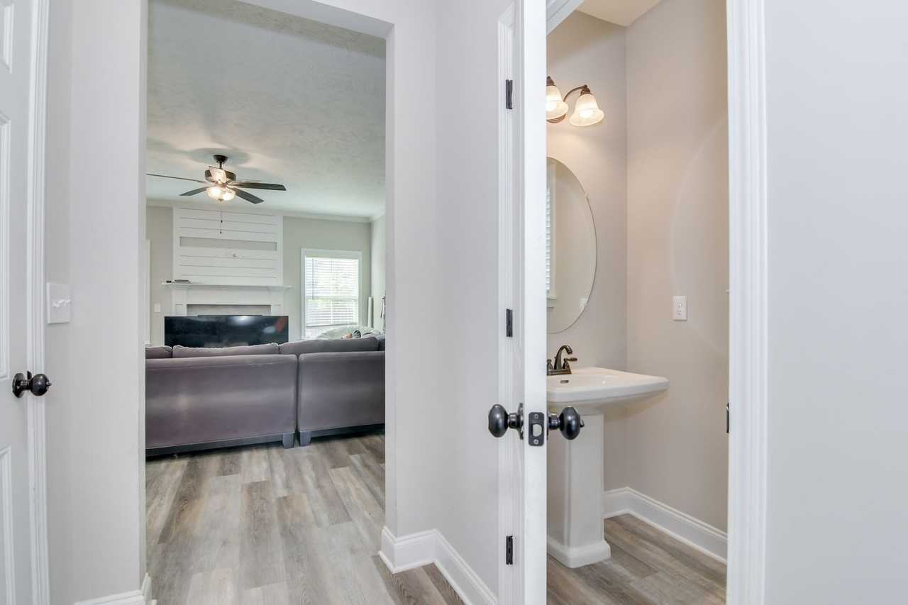 716 Navan Ln - Photo 7 of 32