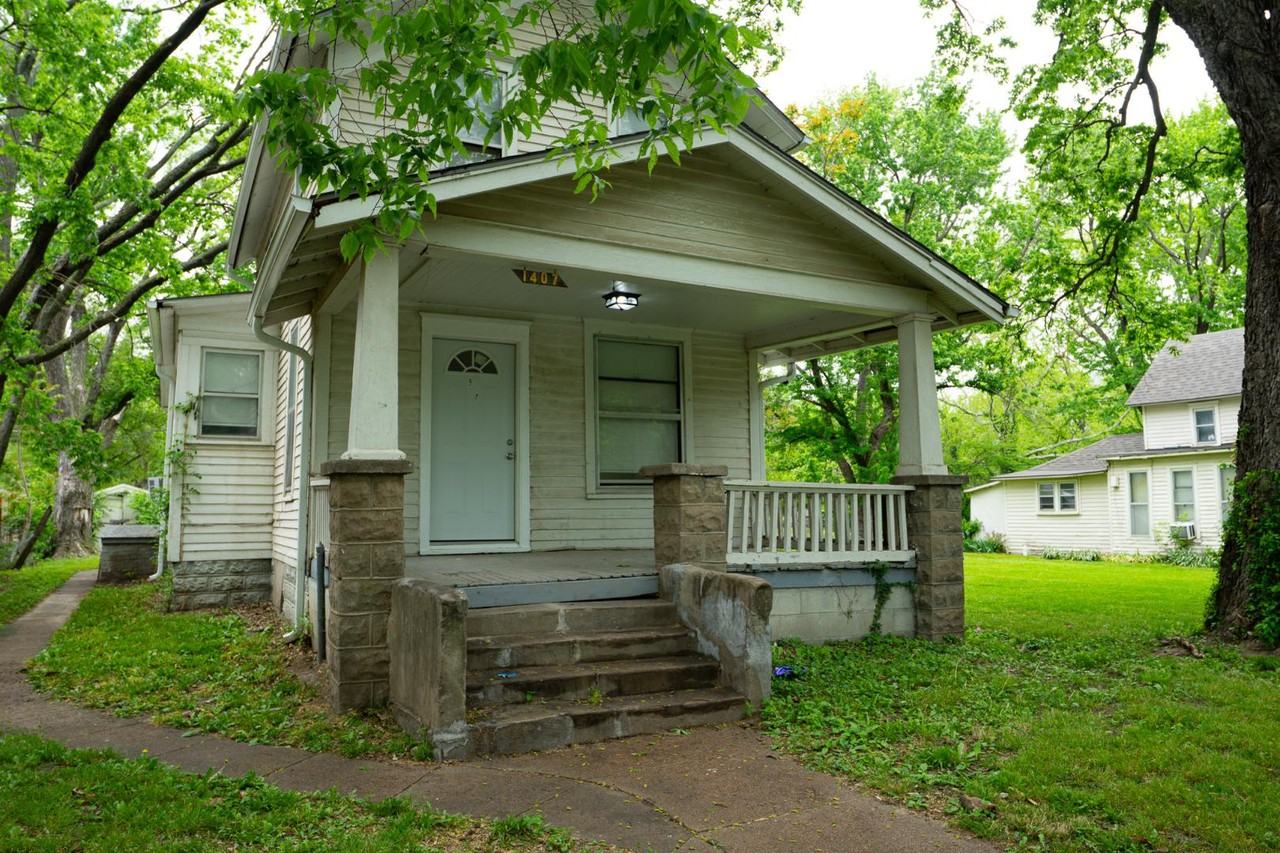 1407 Nw Jackson St - Photo 3 of 20