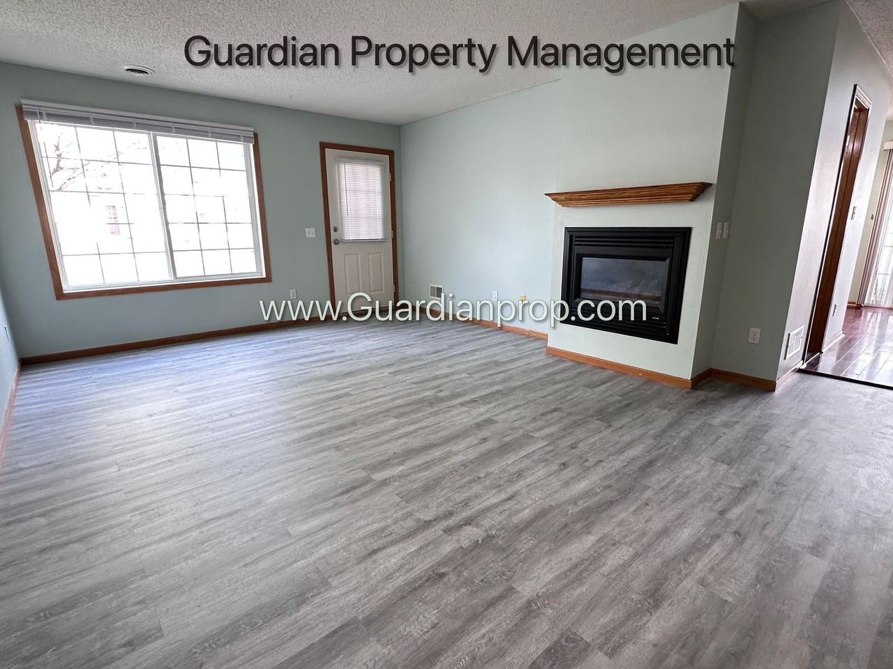 15952 Finch Ln - Photo 3 of 19