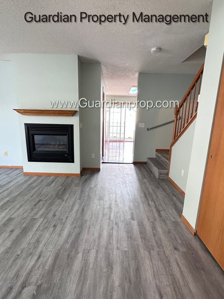 15952 Finch Ln - Photo 4 of 19