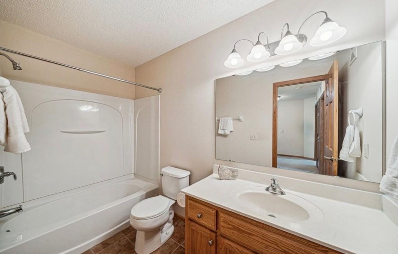 8315 Cedarview Cir - Photo 6 of 24