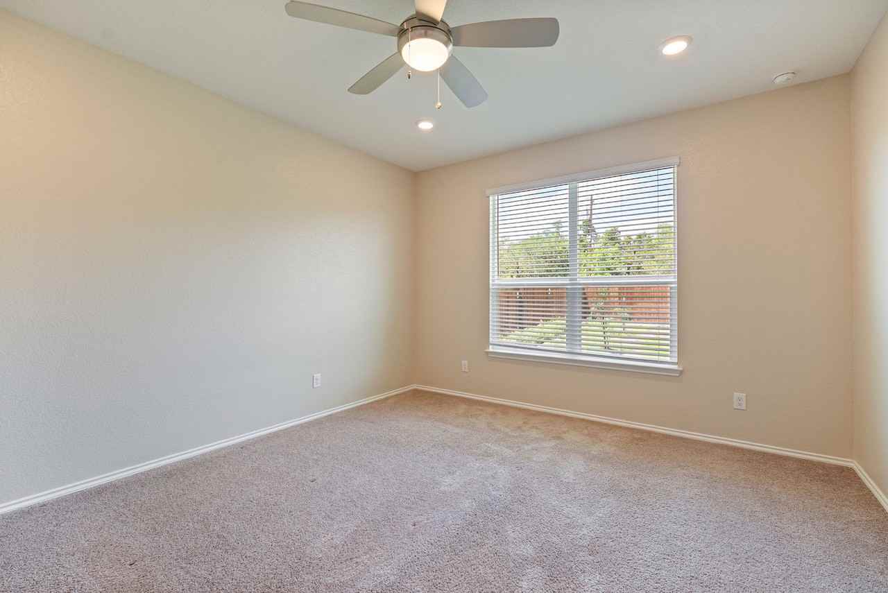 1917 Stinnett Dr - Photo 7 of 19