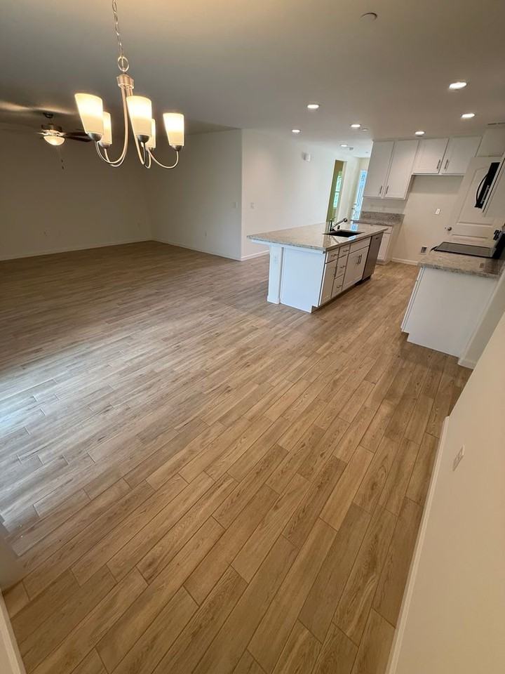 301 Stork Ct - Photo 4 of 21