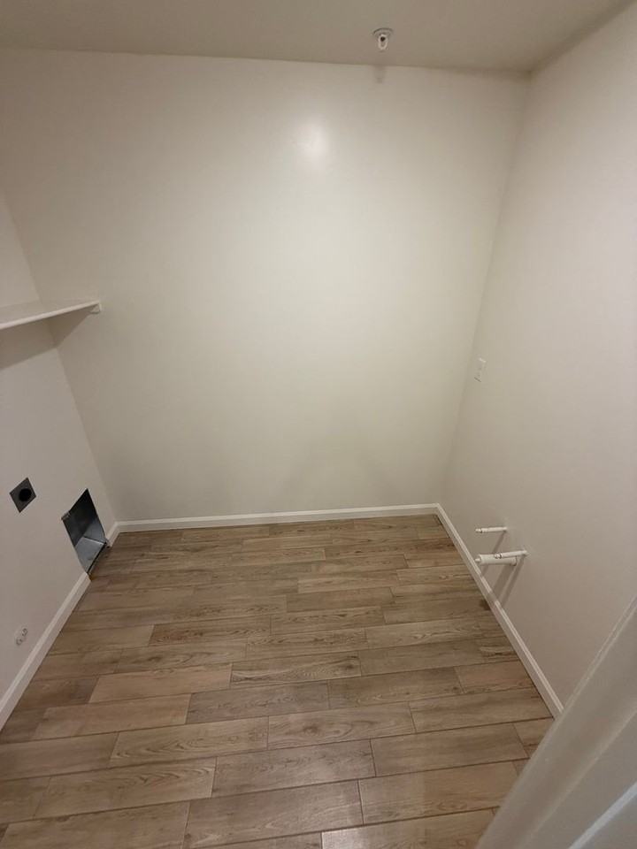 301 Stork Ct - Photo 5 of 21