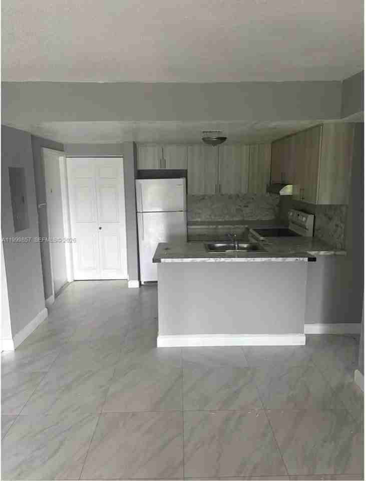 VC 3901 Deerfield LLC - Photo 2 of 7