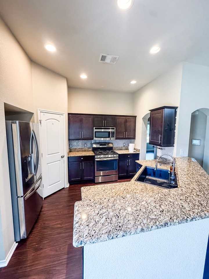 5289 Sagewood Dr - Photo 2 of 21