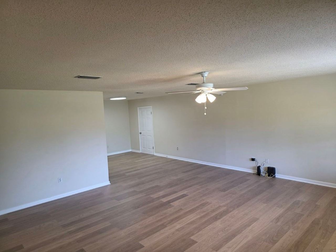 5015 Darlington Rd - Photo 2 of 26