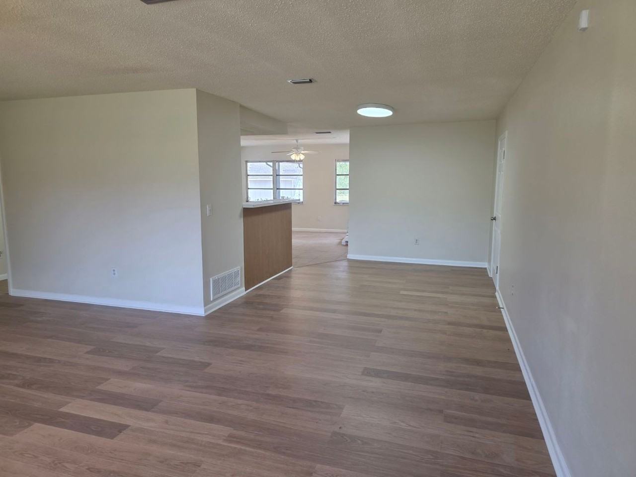 5015 Darlington Rd - Photo 3 of 26