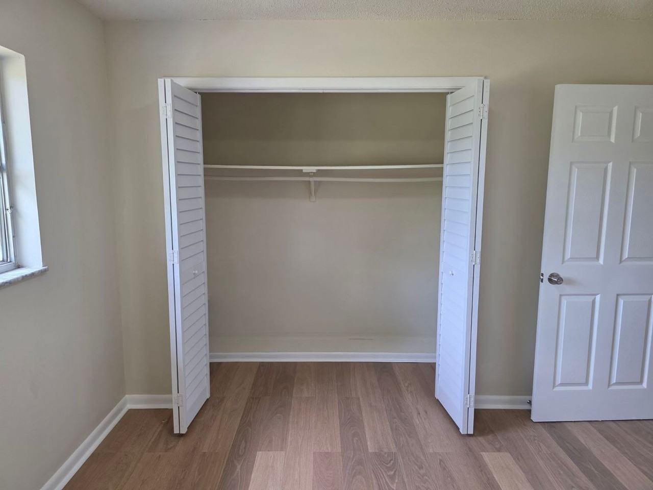 5015 Darlington Rd - Photo 5 of 26