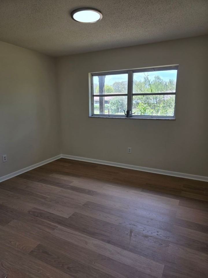 5015 Darlington Rd - Photo 6 of 26