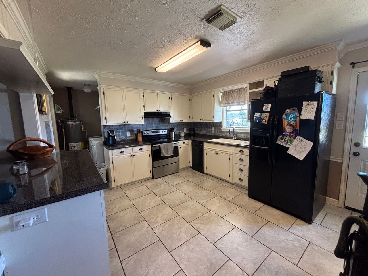 1205 Dot Ave - Photo 4 of 15