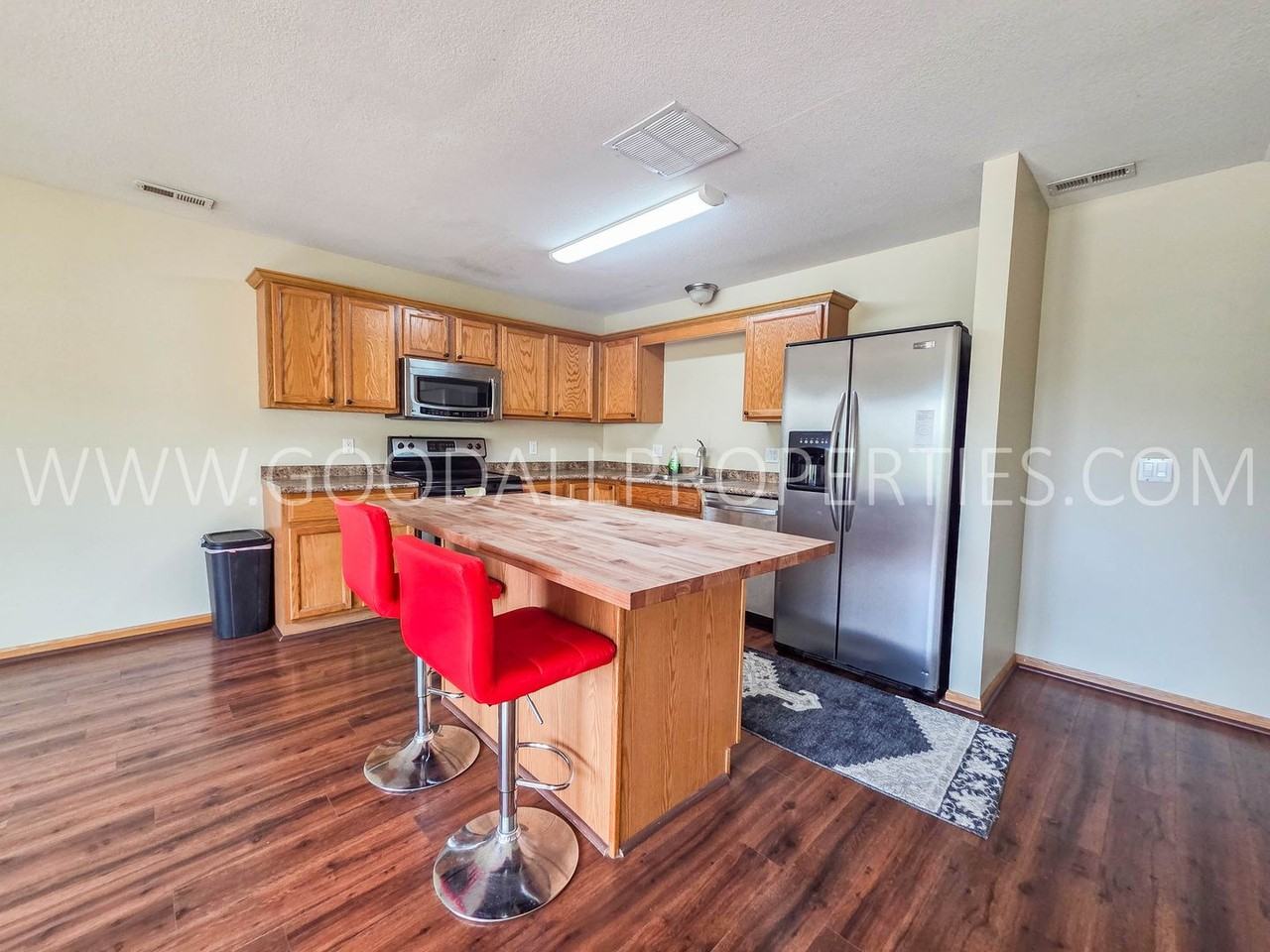 3011 Sw Sharmin Ln - Photo 2 of 10