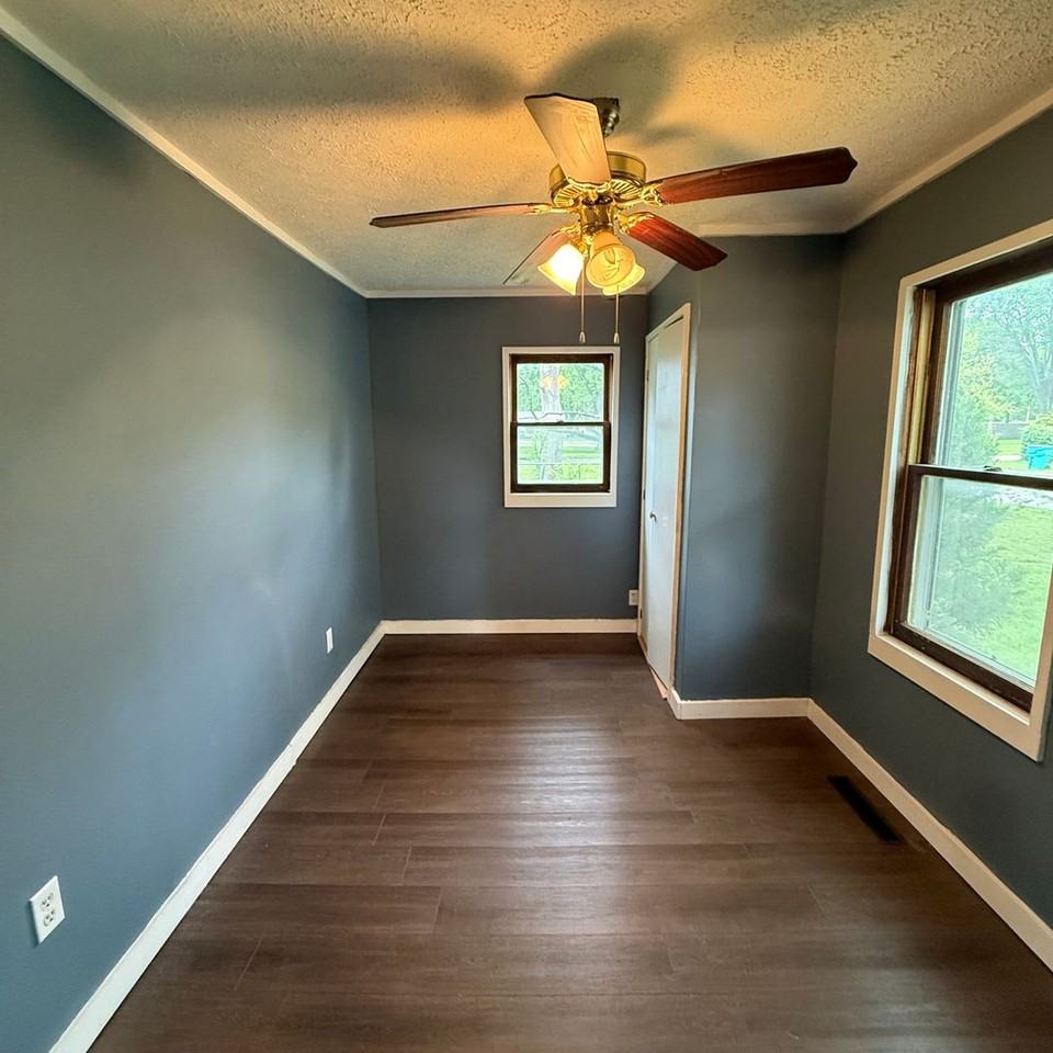 1825 N Oak Grove Ave - Photo 3 of 19