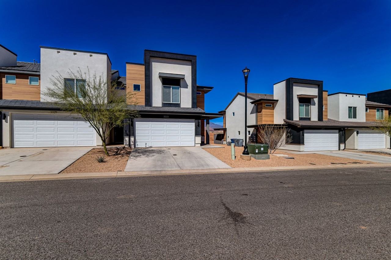 3333 E Big Bend Ln - Photo 2 of 32