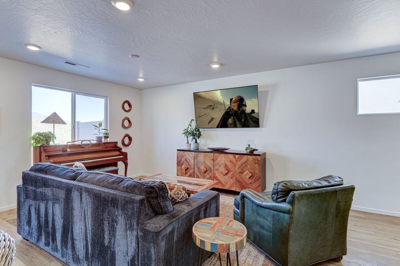 3333 E Big Bend Ln - Photo 5 of 32