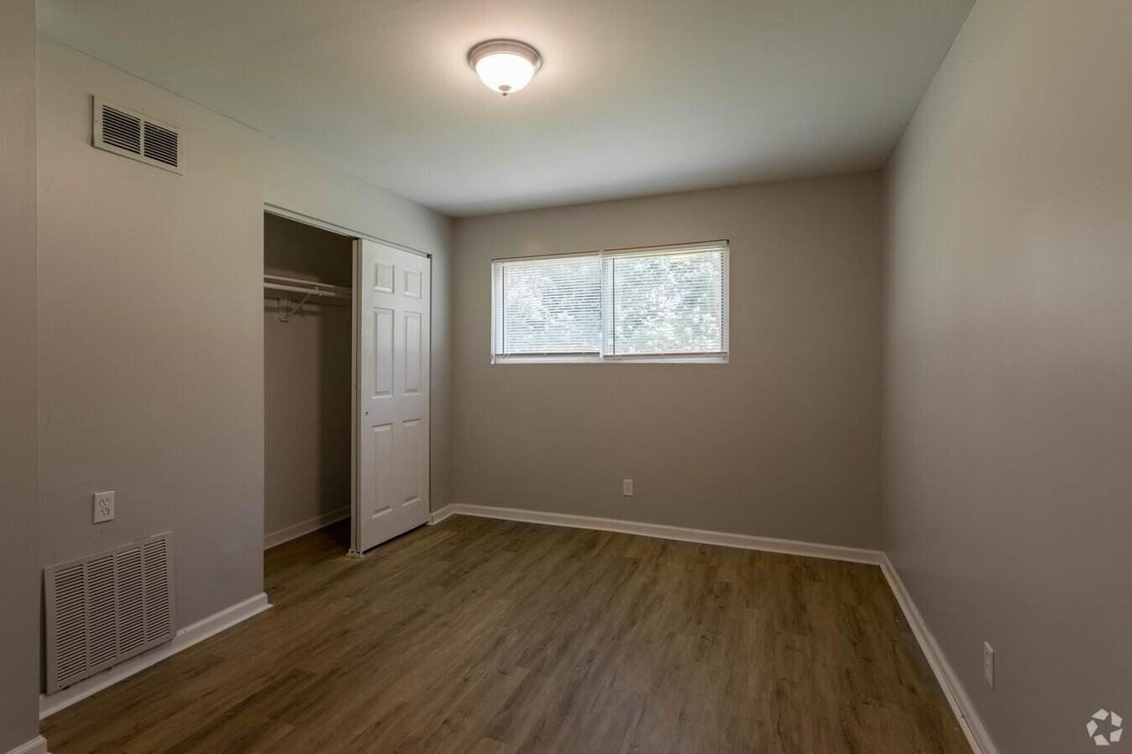 Pineridge Apartments - Photo 6 of 22