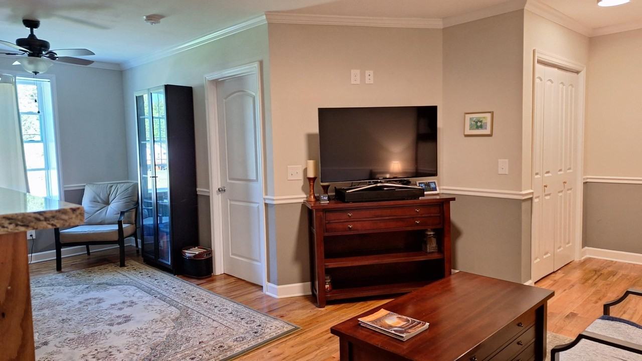 23 E 2nd St - Photo 6 of 20