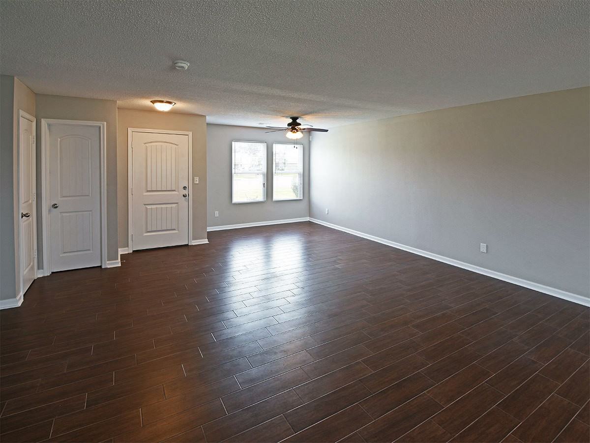 7771 Freehold Dr - Photo 3 of 15