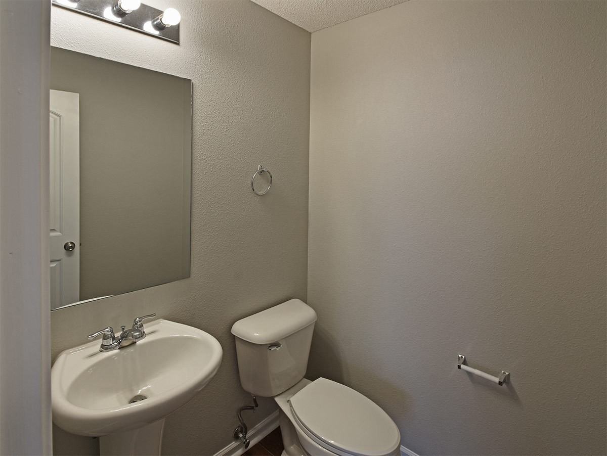 7771 Freehold Dr - Photo 6 of 15