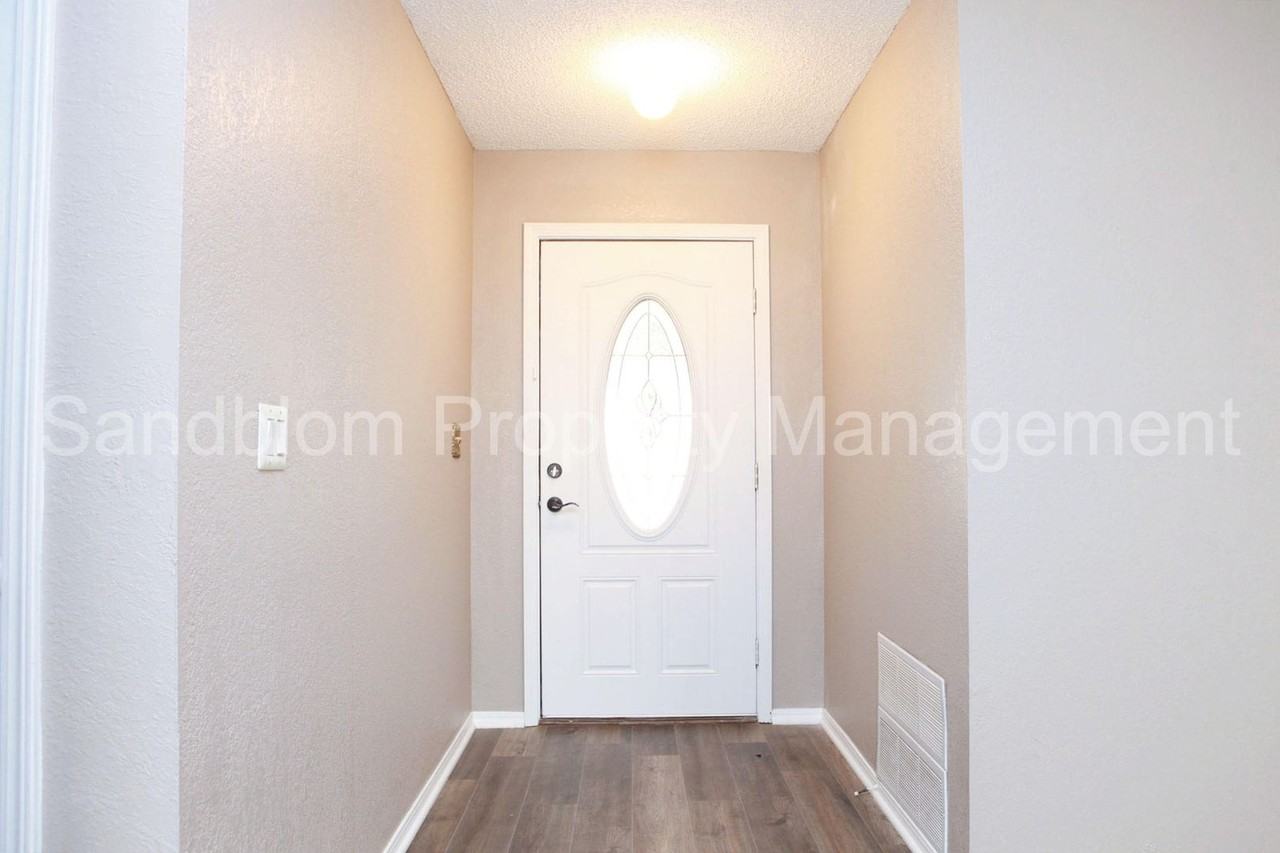 12402 E 89th St N - Photo 5 of 24