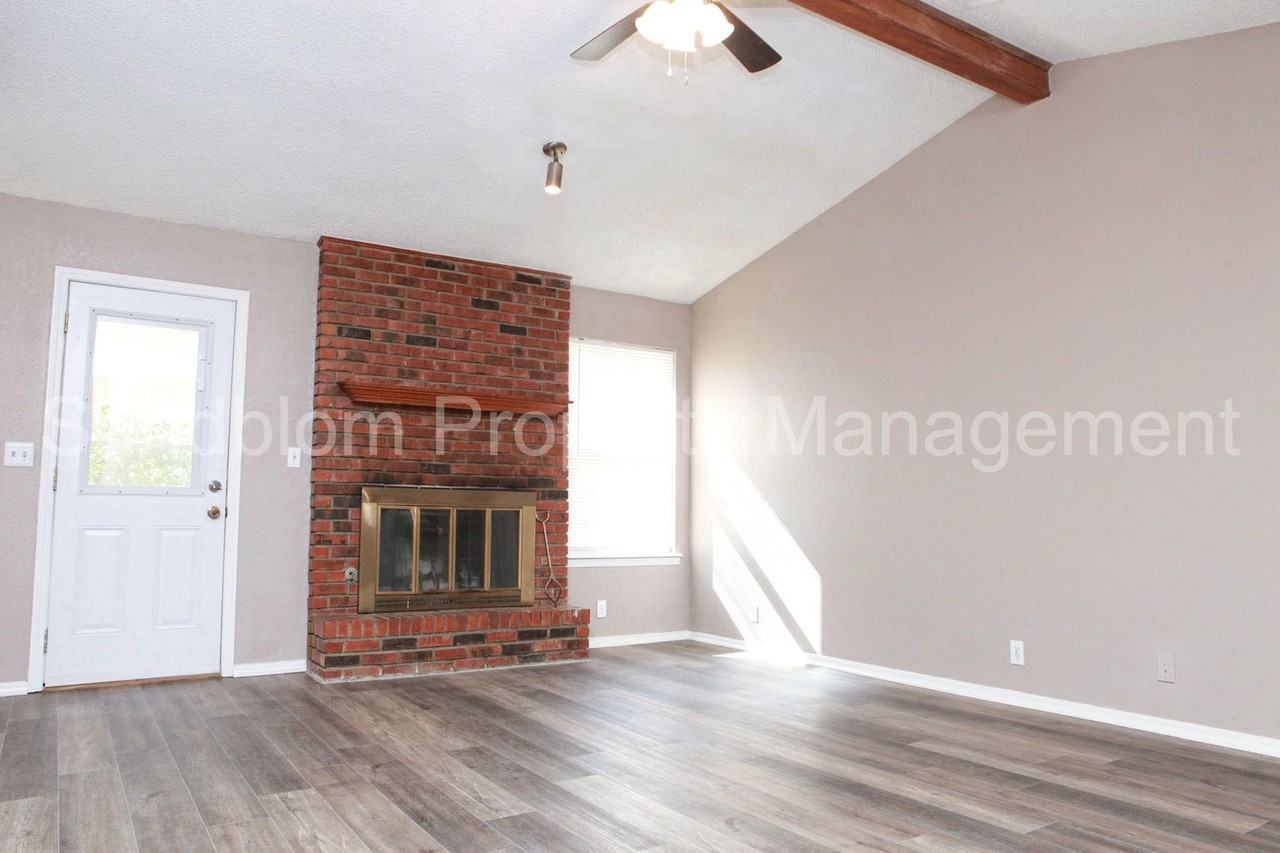 12402 E 89th St N - Photo 7 of 24