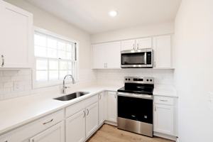 featured image of 2114 Ivy Rd #6