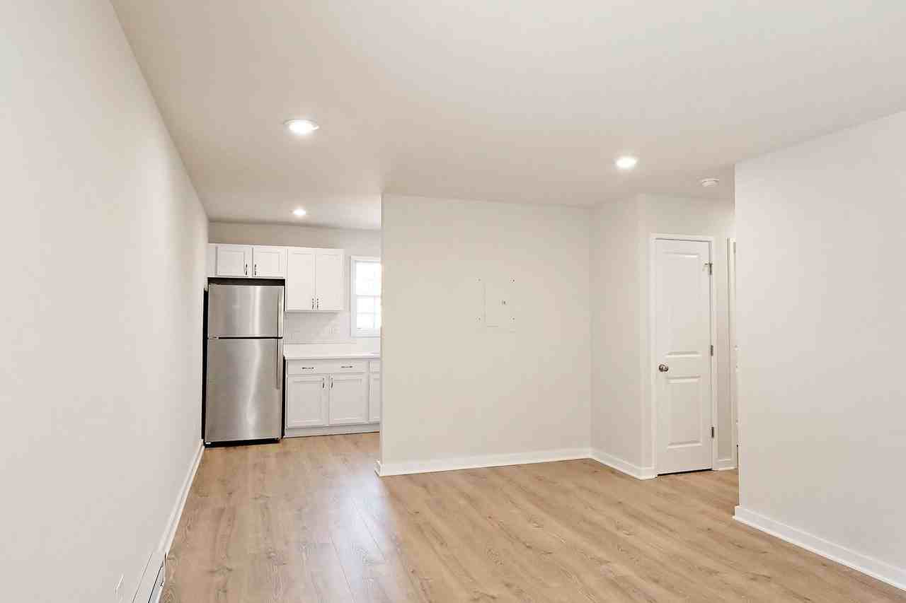 2114 Ivy Rd #6 - Photo 2 of 11