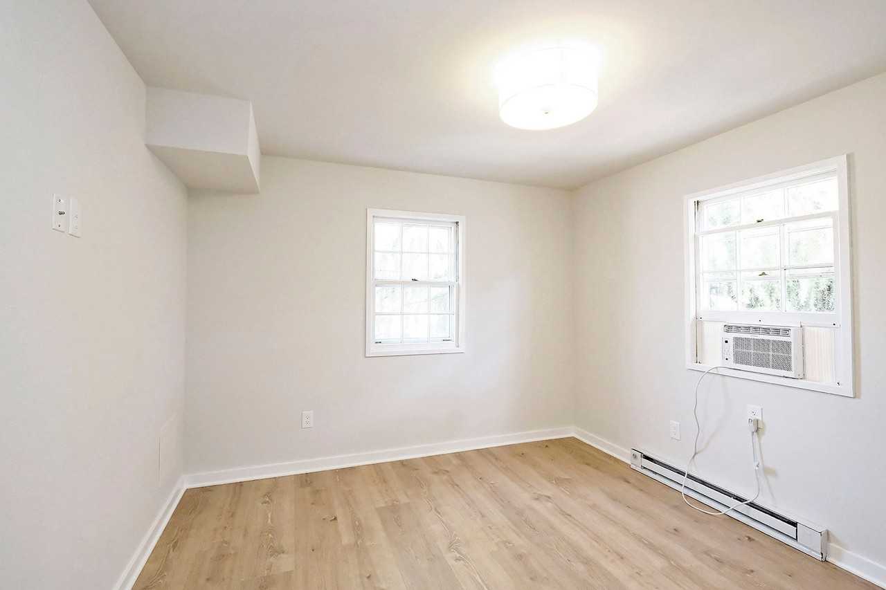 2114 Ivy Rd #6 - Photo 4 of 11